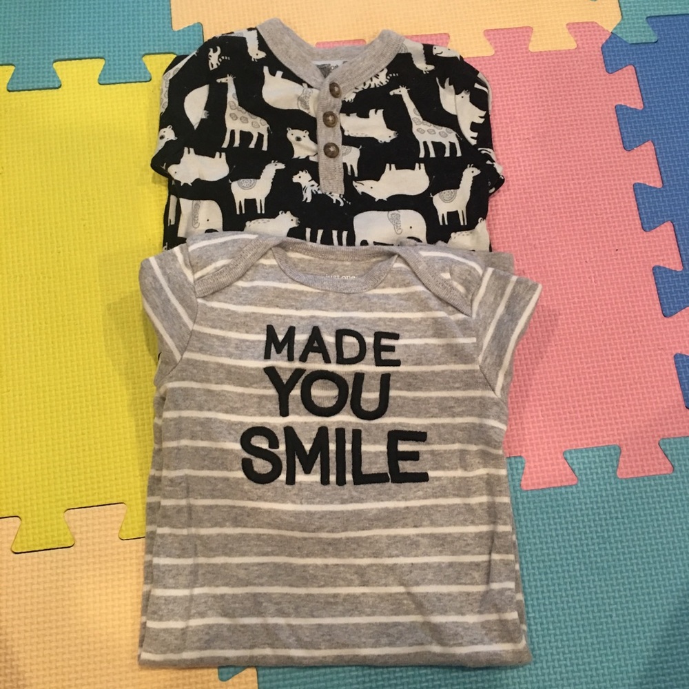 Set of 2 Baby onesies 6 months